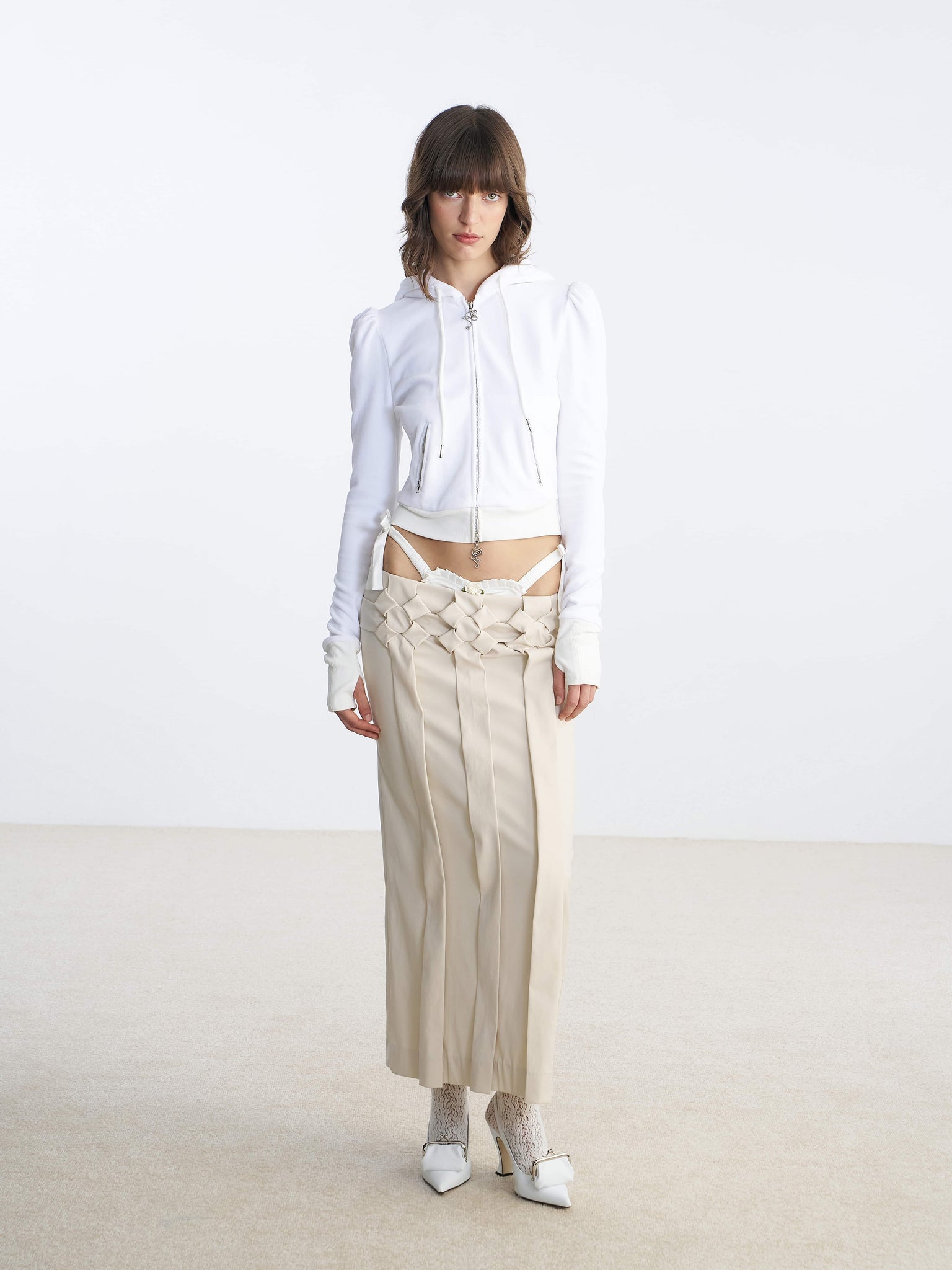 Cream flower pleats long skirt Front