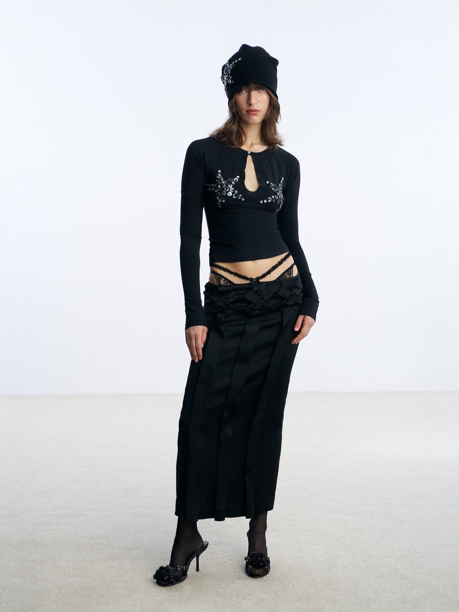  Black flower pleats long skirt Front